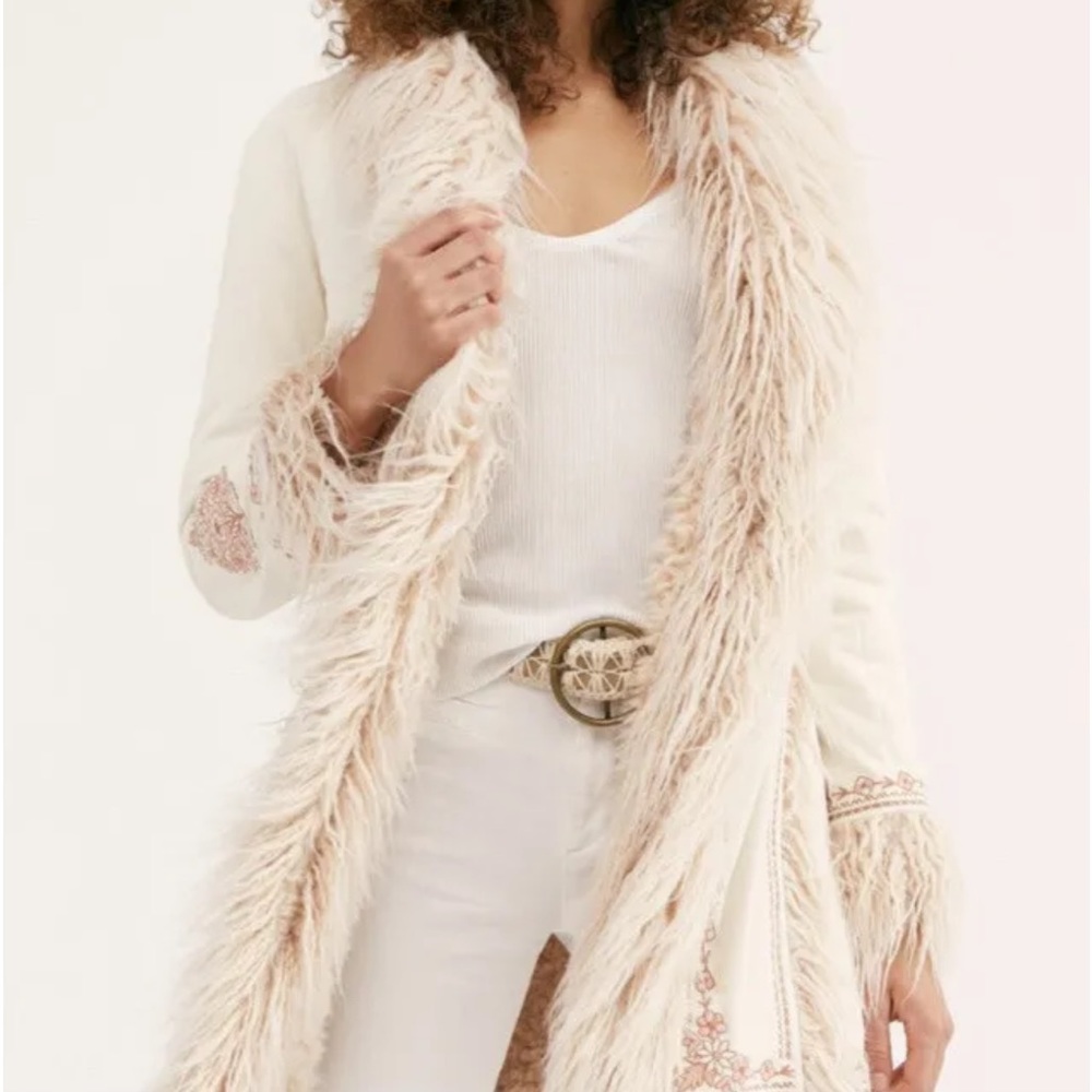 Beautiful Rare Heavy Brand NEW FREE PEOPLE chic gypies Jacket Coat
WORTH 1,000